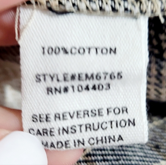 E & M Women’s Plaid Button-Down Shacket – 100% Cotton – Size Small - Picture 12 of 13